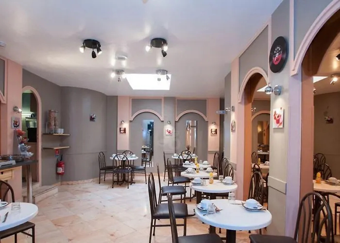 Grand De Hotel