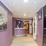 Grand De Hotel