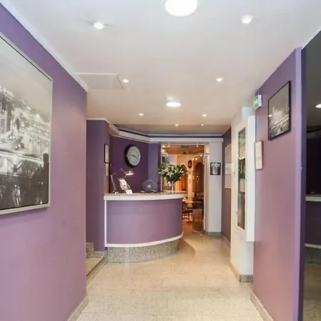 Grand De Hotel