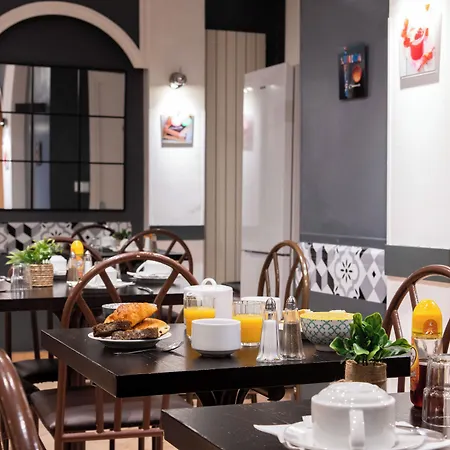 Grand De Hotel