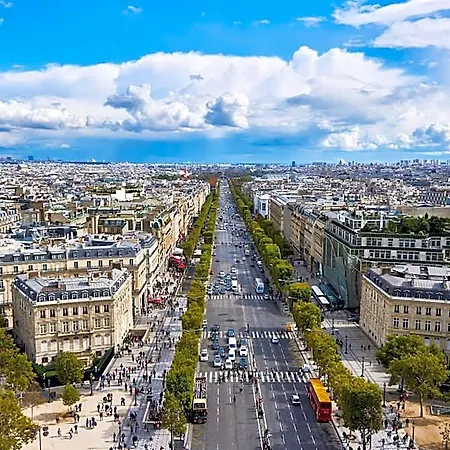 Grand De Paris