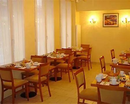 Grand De Hotel Paris